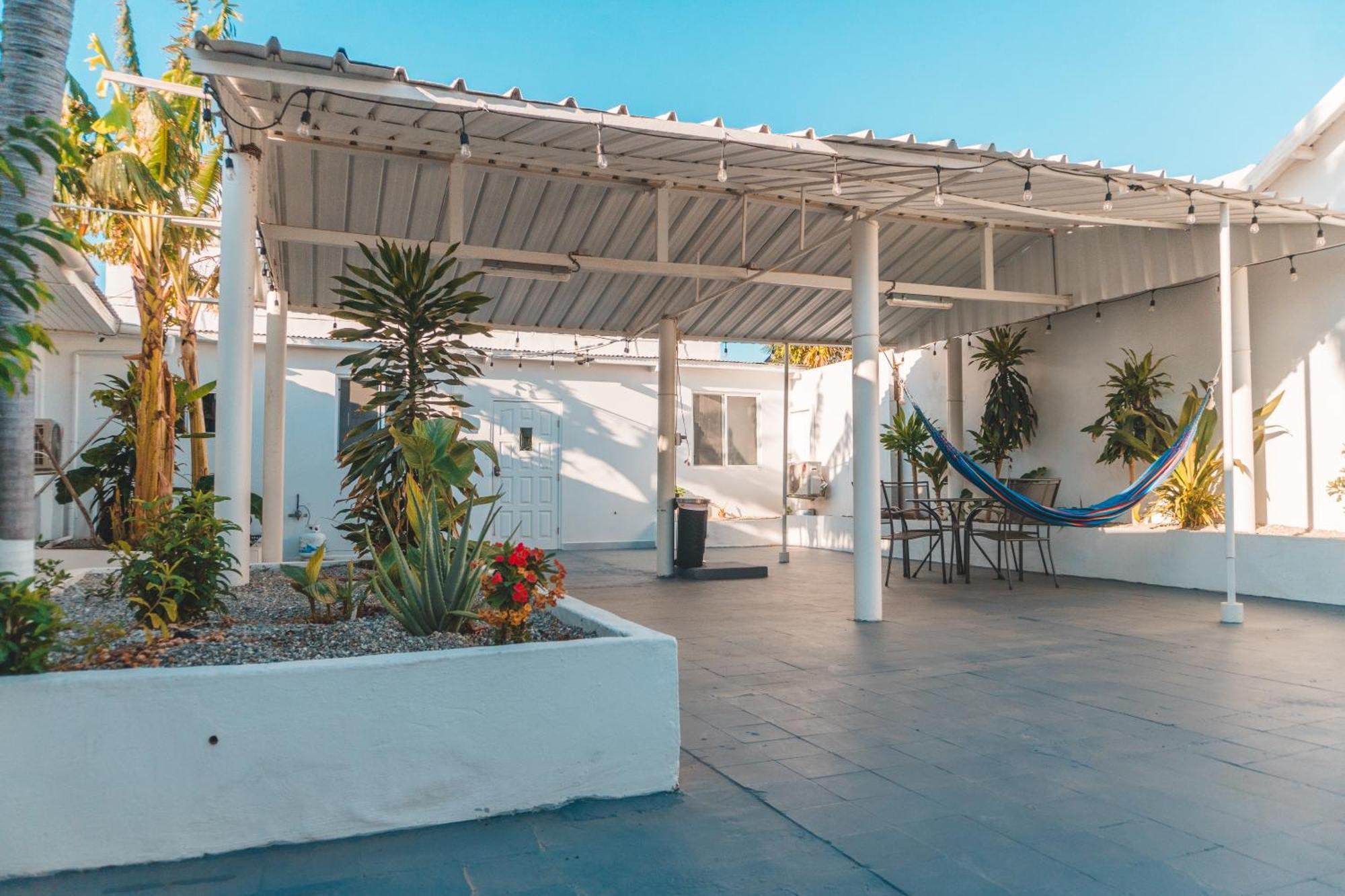 Klip Lagoon Apartsments Oranjestad Exterior photo