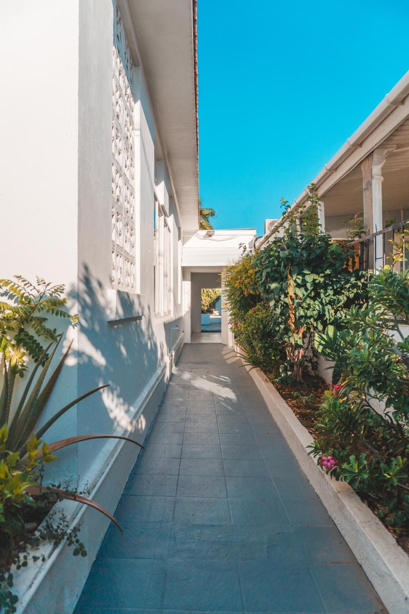 Klip Lagoon Apartsments Oranjestad Exterior photo